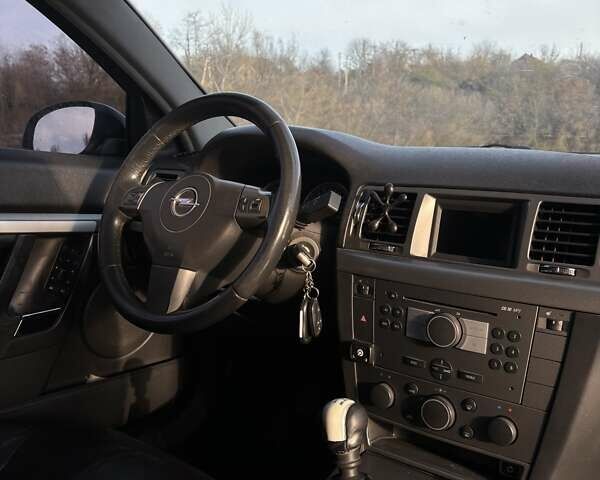 Черный Опель Вектра, объемом двигателя 2.2 л и пробегом 307 тыс. км за 5200 $, фото 14 на Automoto.ua