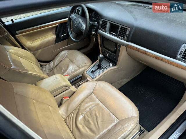 Чорний Опель Вектра, об'ємом двигуна 2.2 л та пробігом 350 тис. км за 3250 $, фото 1 на Automoto.ua