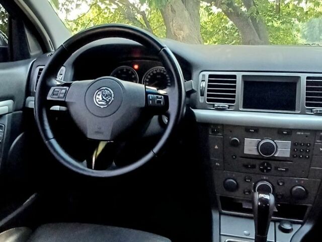 Черный Опель Вектра, объемом двигателя 2.8 л и пробегом 250 тыс. км за 5999 $, фото 9 на Automoto.ua