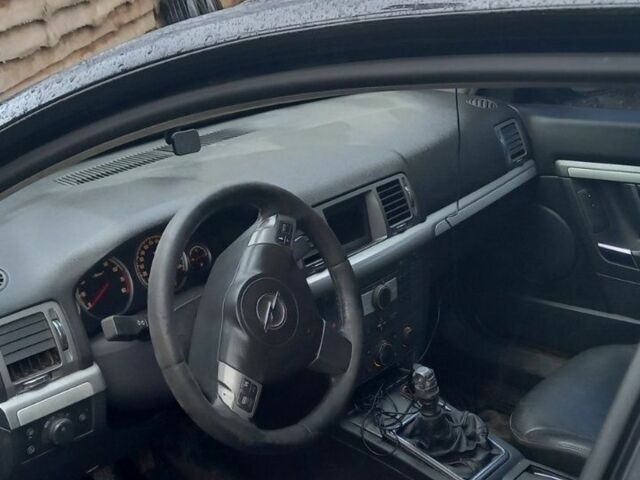 Черный Опель Вектра, объемом двигателя 2.2 л и пробегом 250 тыс. км за 4900 $, фото 10 на Automoto.ua