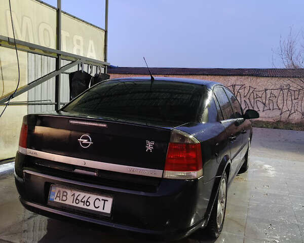 Черный Опель Вектра, объемом двигателя 2.2 л и пробегом 210 тыс. км за 4500 $, фото 1 на Automoto.ua