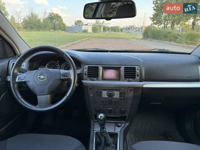 Черный Опель Вектра, объемом двигателя 2.2 л и пробегом 148 тыс. км за 5300 $, фото 24 на Automoto.ua