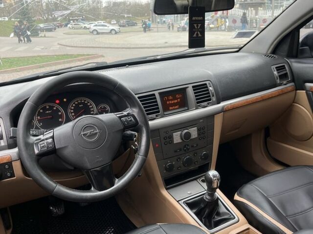 Чорний Опель Вектра, об'ємом двигуна 1.9 л та пробігом 235 тис. км за 3200 $, фото 12 на Automoto.ua
