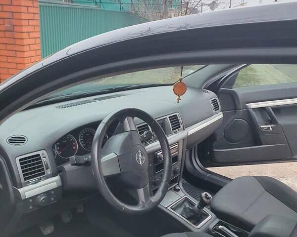Черный Опель Вектра, объемом двигателя 1.6 л и пробегом 250 тыс. км за 4700 $, фото 6 на Automoto.ua