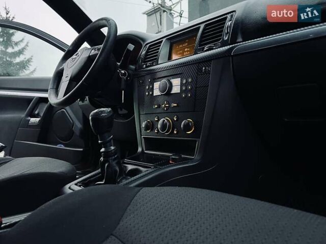 Черный Опель Вектра, объемом двигателя 1.91 л и пробегом 295 тыс. км за 4499 $, фото 15 на Automoto.ua