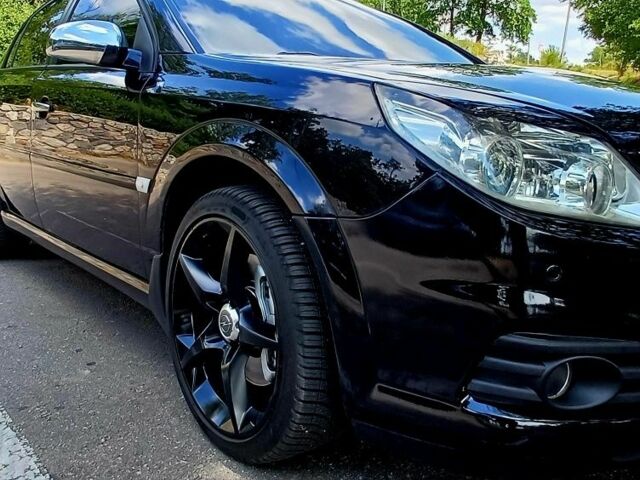 Черный Опель Вектра, объемом двигателя 2.8 л и пробегом 250 тыс. км за 5999 $, фото 5 на Automoto.ua