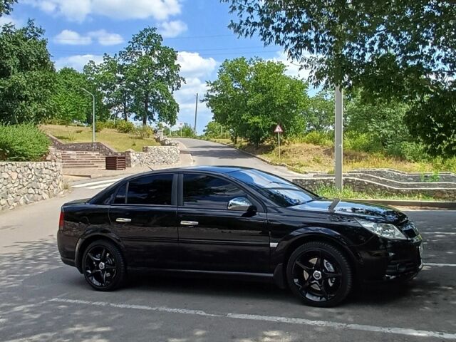 Черный Опель Вектра, объемом двигателя 2.8 л и пробегом 250 тыс. км за 5999 $, фото 1 на Automoto.ua