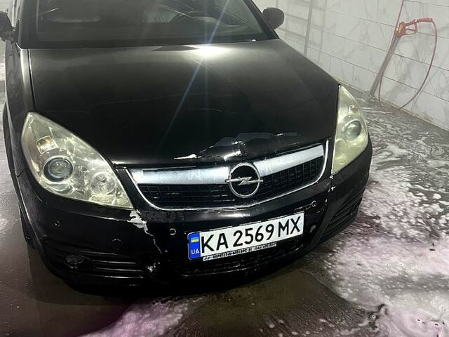 Черный Опель Вектра, объемом двигателя 2.8 л и пробегом 249 тыс. км за 5500 $, фото 1 на Automoto.ua