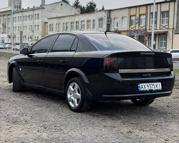 Черный Опель Вектра, объемом двигателя 1.8 л и пробегом 265 тыс. км за 4900 $, фото 1 на Automoto.ua