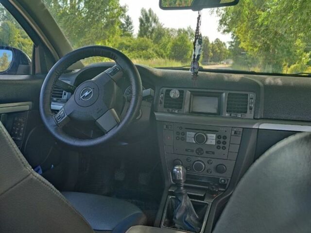 Черный Опель Вектра, объемом двигателя 2.2 л и пробегом 210 тыс. км за 4500 $, фото 4 на Automoto.ua