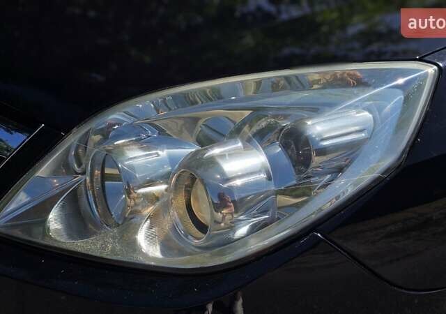 Чорний Опель Вектра, об'ємом двигуна 1.6 л та пробігом 215 тис. км за 3900 $, фото 12 на Automoto.ua