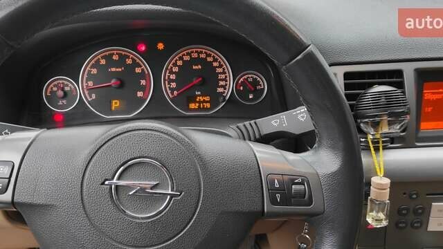 Черный Опель Вектра, объемом двигателя 2.2 л и пробегом 182 тыс. км за 5500 $, фото 13 на Automoto.ua