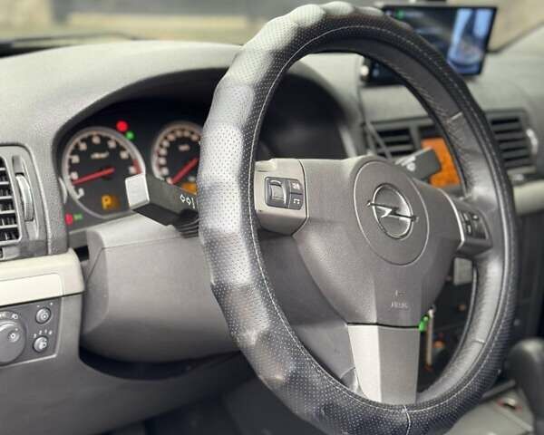 Опель Вектра 2007 у Запоріжжя на Automoto.ua Чорний Опель Вектра, об'ємом двигуна 2.2 л та пробігом 252 тис. км за 5900 $, фото 1 на Automoto.ua
