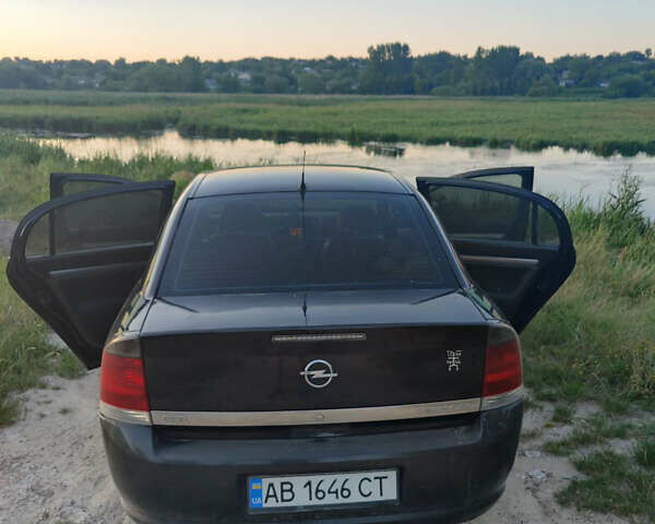 Черный Опель Вектра, объемом двигателя 2.2 л и пробегом 210 тыс. км за 4500 $, фото 3 на Automoto.ua