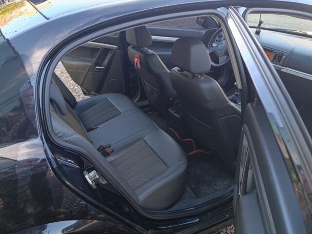 Чорний Опель Вектра, об'ємом двигуна 2 л та пробігом 280 тис. км за 5700 $, фото 3 на Automoto.ua