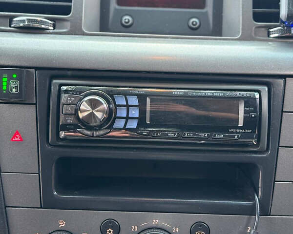 Черный Опель Вектра, объемом двигателя 1.8 л и пробегом 265 тыс. км за 4900 $, фото 8 на Automoto.ua