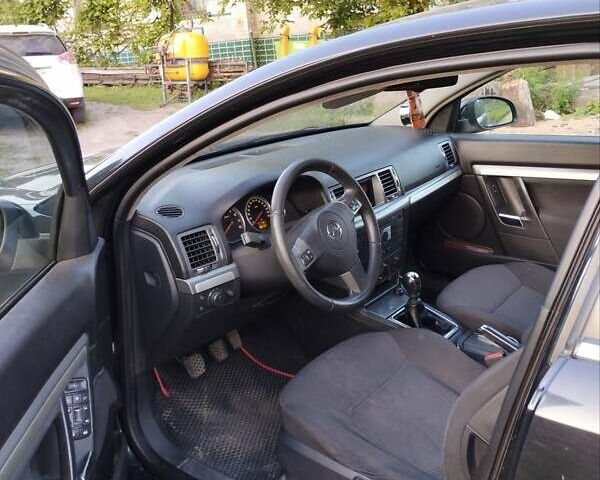 Черный Опель Вектра, объемом двигателя 2.2 л и пробегом 260 тыс. км за 4700 $, фото 4 на Automoto.ua