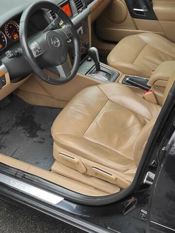 Черный Опель Вектра, объемом двигателя 2.2 л и пробегом 182 тыс. км за 5500 $, фото 15 на Automoto.ua