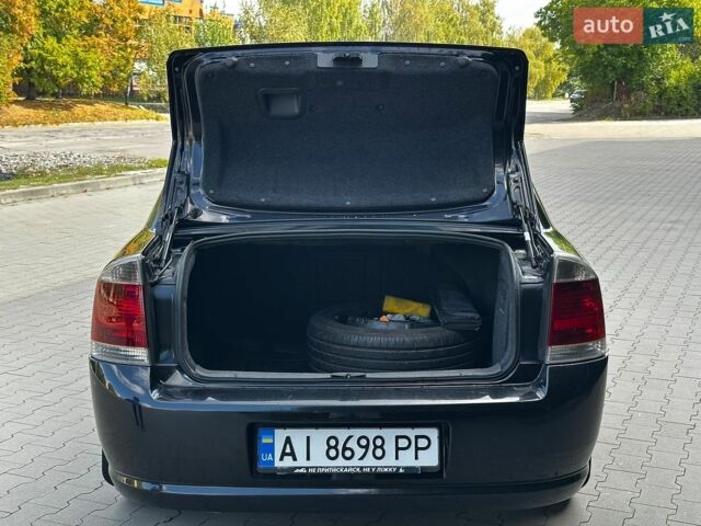 Чорний Опель Вектра, об'ємом двигуна 2.2 л та пробігом 282 тис. км за 5800 $, фото 14 на Automoto.ua