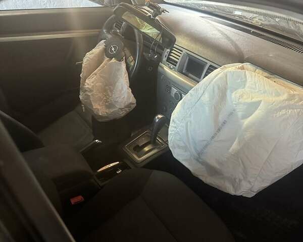 Чорний Опель Вектра, об'ємом двигуна 2.2 л та пробігом 157 тис. км за 2500 $, фото 8 на Automoto.ua