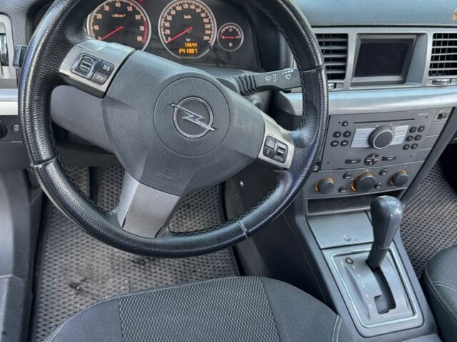 Опель Вектра 2007 в Кривом Роге на Automoto.ua Черный Опель Вектра, объемом двигателя 2.2 л и пробегом 241 тыс. км за 5300 $, фото 6 на Automoto.ua