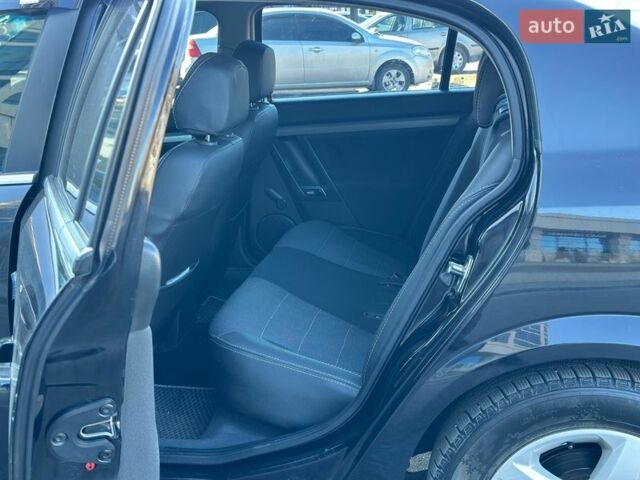 Черный Опель Вектра, объемом двигателя 1.8 л и пробегом 171 тыс. км за 5799 $, фото 12 на Automoto.ua