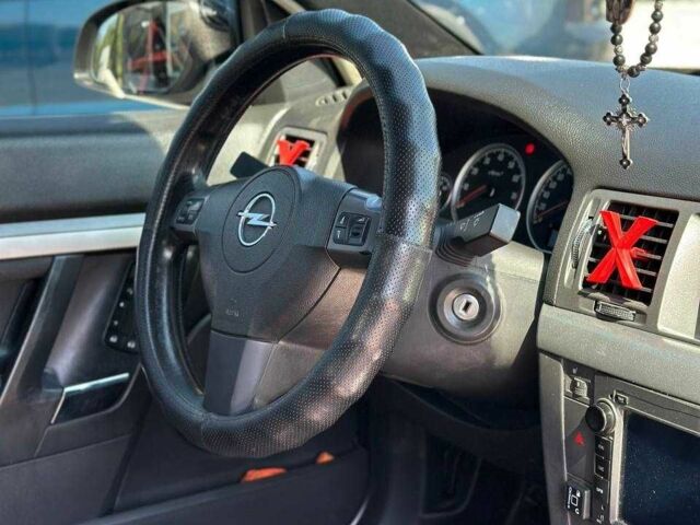 Черный Опель Вектра, объемом двигателя 1.8 л и пробегом 272 тыс. км за 5582 $, фото 15 на Automoto.ua