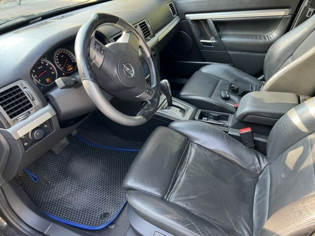 Черный Опель Вектра, объемом двигателя 2.2 л и пробегом 232 тыс. км за 6200 $, фото 5 на Automoto.ua