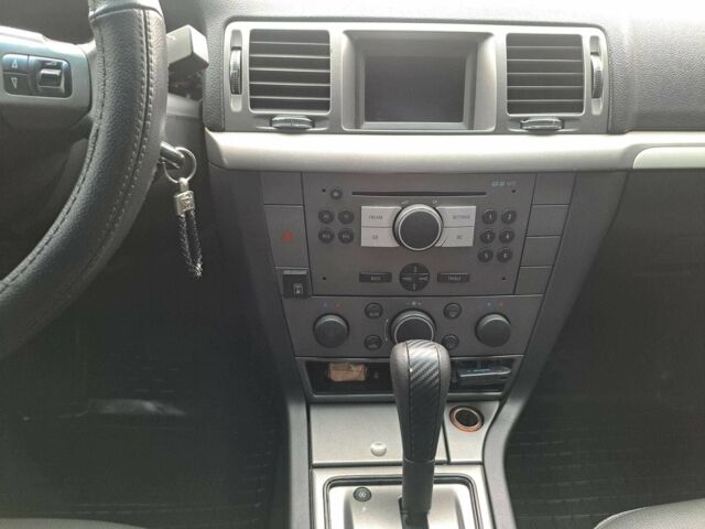 Черный Опель Вектра, объемом двигателя 2.2 л и пробегом 185 тыс. км за 5500 $, фото 16 на Automoto.ua