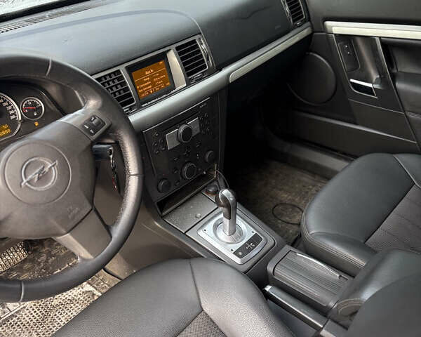 Чорний Опель Вектра, об'ємом двигуна 1.8 л та пробігом 244 тис. км за 3350 $, фото 7 на Automoto.ua