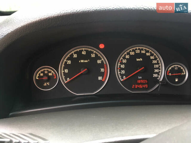 Черный Опель Вектра, объемом двигателя 2.2 л и пробегом 225 тыс. км за 5600 $, фото 4 на Automoto.ua