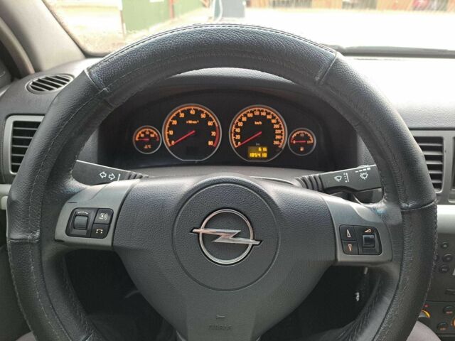 Черный Опель Вектра, объемом двигателя 2.2 л и пробегом 185 тыс. км за 5500 $, фото 18 на Automoto.ua