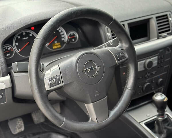 Опель Вектра 2008 у Житомирі на Automoto.ua Чорний Опель Вектра, об'ємом двигуна 1.9 л та пробігом 338 тис. км за 5100 $, фото 6 на Automoto.ua