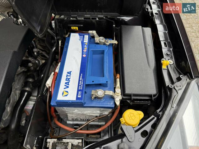 Чорний Опель Вектра, об'ємом двигуна 2.2 л та пробігом 33 тис. км за 9500 $, фото 72 на Automoto.ua