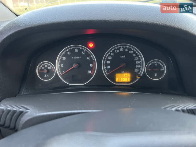 Черный Опель Вектра, объемом двигателя 2.2 л и пробегом 219 тыс. км за 6200 $, фото 25 на Automoto.ua