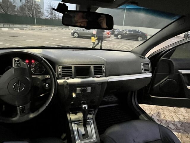 Чорний Опель Вектра, об'ємом двигуна 2.2 л та пробігом 357 тис. км за 3700 $, фото 2 на Automoto.ua