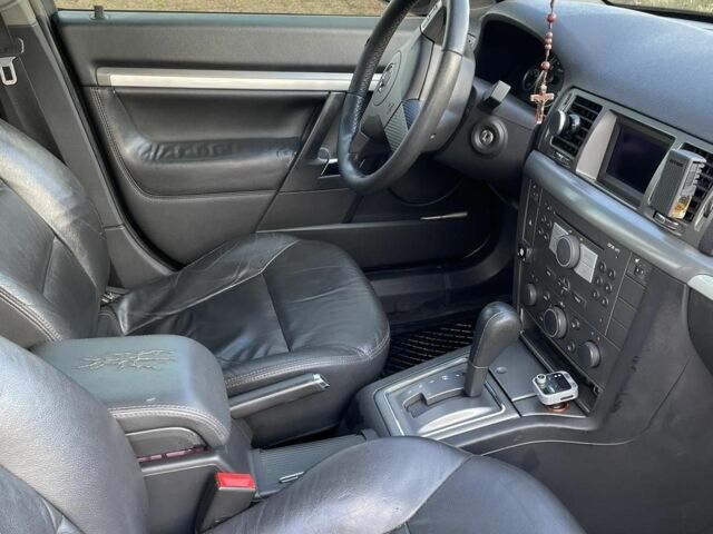 Чорний Опель Вектра, об'ємом двигуна 0 л та пробігом 271 тис. км за 5999 $, фото 7 на Automoto.ua