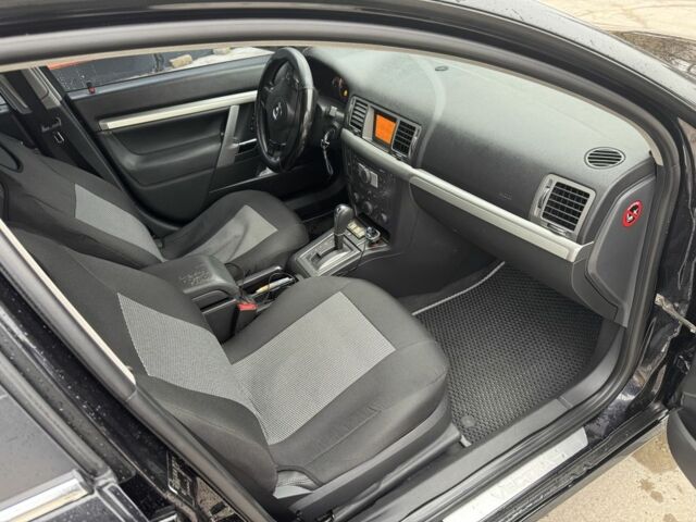 Черный Опель Вектра, объемом двигателя 2.2 л и пробегом 250 тыс. км за 5990 $, фото 22 на Automoto.ua