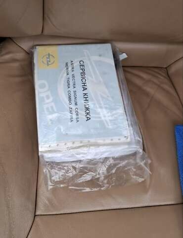 Черный Опель Вектра, объемом двигателя 2.2 л и пробегом 288 тыс. км за 5000 $, фото 18 на Automoto.ua