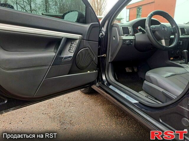 Черный Опель Вектра, объемом двигателя 2.2 л и пробегом 185 тыс. км за 5550 $, фото 7 на Automoto.ua