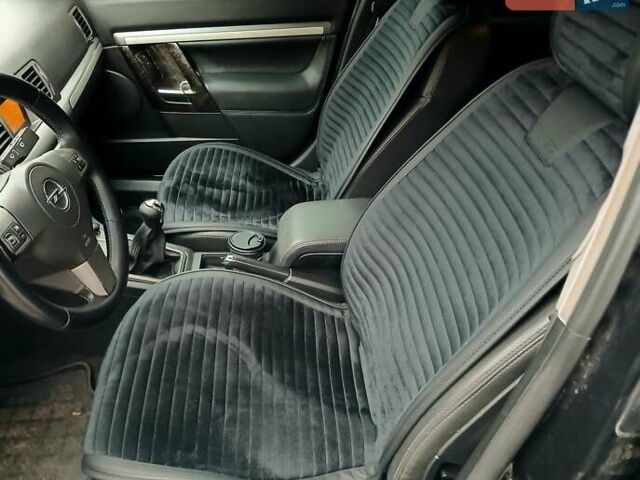 Черный Опель Вектра, объемом двигателя 2.2 л и пробегом 251 тыс. км за 4600 $, фото 8 на Automoto.ua