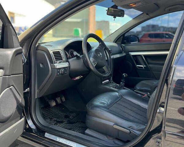 Чорний Опель Вектра, об'ємом двигуна 1.8 л та пробігом 256 тис. км за 5100 $, фото 4 на Automoto.ua