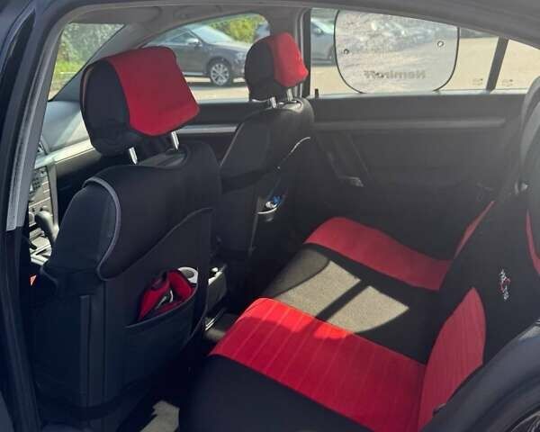Черный Опель Вектра, объемом двигателя 2.2 л и пробегом 175 тыс. км за 5300 $, фото 14 на Automoto.ua