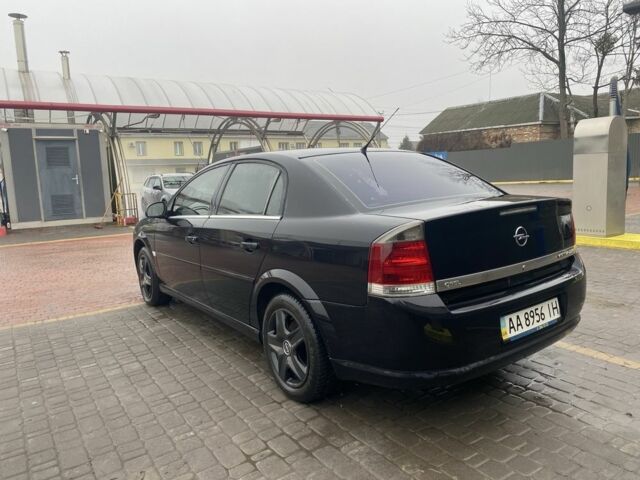 Черный Опель Вектра, объемом двигателя 2.2 л и пробегом 268 тыс. км за 5500 $, фото 4 на Automoto.ua