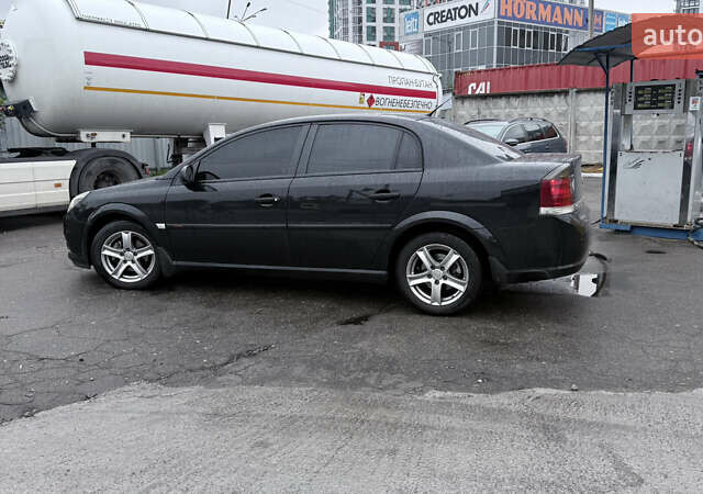 Чорний Опель Вектра, об'ємом двигуна 2.2 л та пробігом 238 тис. км за 7000 $, фото 2 на Automoto.ua