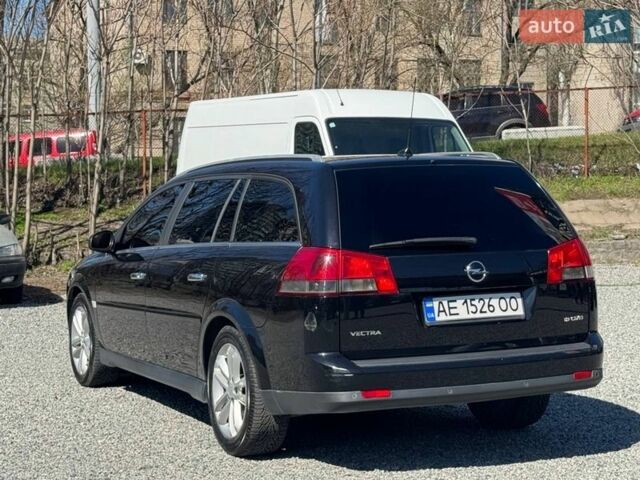 Черный Опель Вектра, объемом двигателя 1.91 л и пробегом 290 тыс. км за 6000 $, фото 2 на Automoto.ua