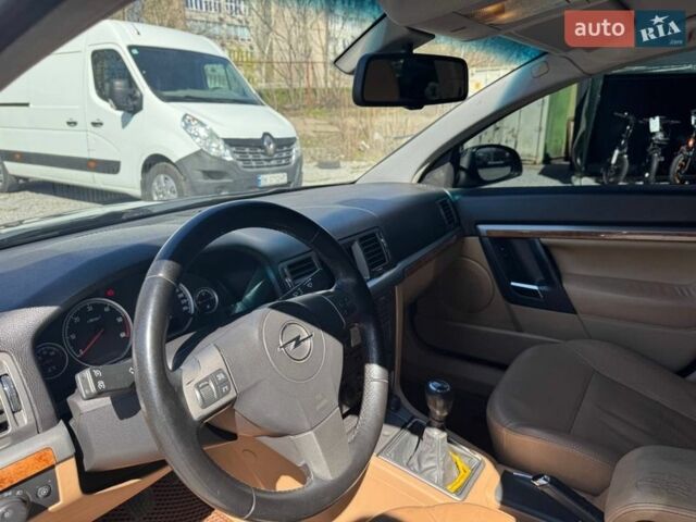 Черный Опель Вектра, объемом двигателя 1.91 л и пробегом 290 тыс. км за 6000 $, фото 6 на Automoto.ua