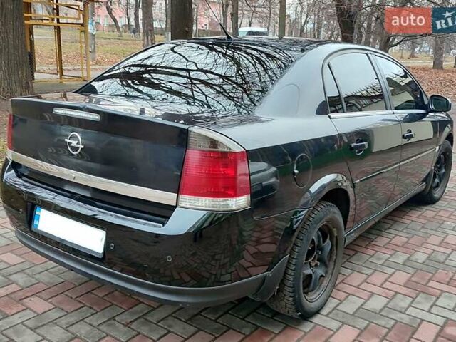 Черный Опель Вектра, объемом двигателя 2.2 л и пробегом 178 тыс. км за 4900 $, фото 1 на Automoto.ua