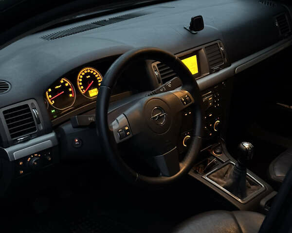 Чорний Опель Вектра, об'ємом двигуна 0 л та пробігом 150 тис. км за 6100 $, фото 8 на Automoto.ua