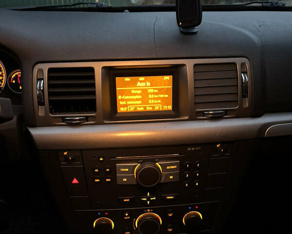 Чорний Опель Вектра, об'ємом двигуна 0 л та пробігом 150 тис. км за 6100 $, фото 14 на Automoto.ua